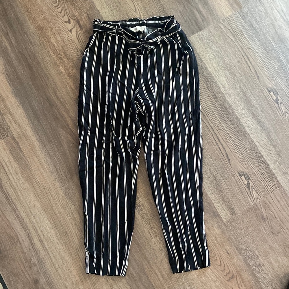 H&M “dressy” pants suzy 10-11Y (M)